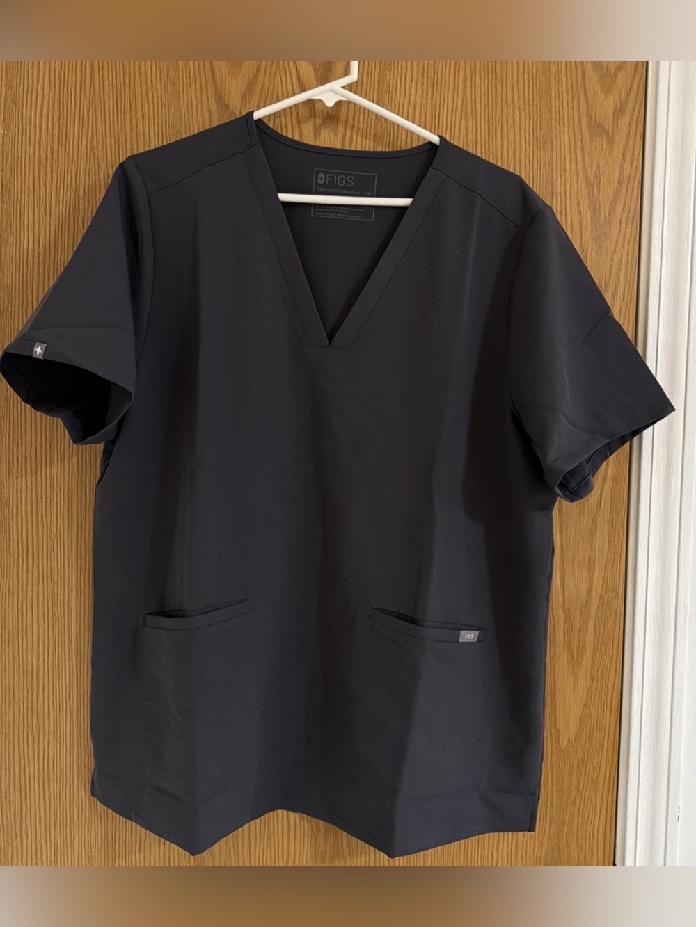 NWT Figs Technical Collection Women's Casma Three-Pocket Scrub Top 2XL XXL Gray